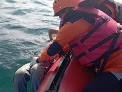 Tim Sar Gabungan, Akhirnya Temukan Rifky, Pelajar Tenggelam. Kondisi Meninggal Dunia.