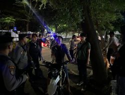 *Polisi Berpakaian Preman ikut Melaksanakan Patroli Rutin Malam*