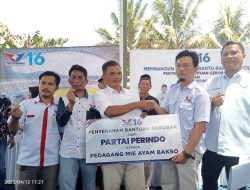Bacaleg Dapil VI Kab.Bogor, Sampaikan Bantuan Gerobak Dari Ketua Umum Perindo.