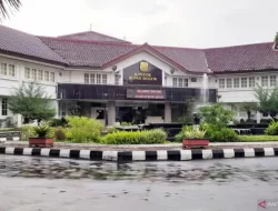 Pemkab Bogor mencairkan gaji perangkat desa 4 bulan sekaligus melalui ADD