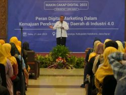 Bupati Membuka Dan Sekaligus Menjadi Pembicara Kehormatan Dalam Webinar Literasi Digital