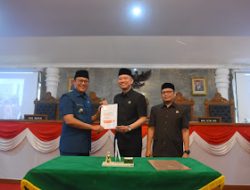 Wali Kota Sukabumi Hadiri Rapat Paripurna DPRD Terkait Raperda Pajak Daerah dan Retribusi Daerah