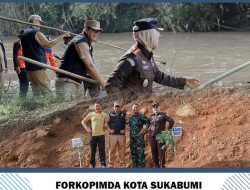 Pj. Walikota Sukabumi Bersama Forkopimda Laksanakan Penanaman dan Bersih-bersih Sungai Cimandiri