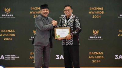 Pj Walikota Sukabumi Terima Penghargaan Katagori Kepala Daerah Pendukung Zakat Terbaik di Ajang Baznas 2024