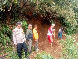 TNI Paralansalak, “TNI, Polri dan Warga Gelar Aksi Bersih-bersih Irigasi
