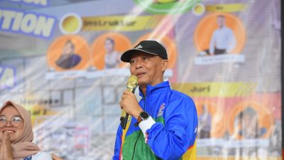Sekda Kota Sukabumi Buka Senam Bugar Bersama Tenaga SP3OR