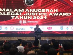 Kepala Desa Cikuritug Cireuhas Raih Penghargaan NLP Pada Paralegal Justice Award,
