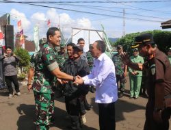 SEKDA DAMPINGI DANREM 061/SURYAKENCANA KUNKER PEMBERIAN MAKANAN BERGIZI DI WILAYAH KABANDUNGAN