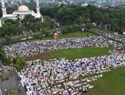 Bupati Bogor dan Wakil Melaksanakan Shalat Idul Fitri 1446 H, “Bahwa Allah SWT Selalu Ada Pada Umatnya.”