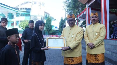 Pimpin Peringatan Hardiknas, Bupati Sukabumi : Pendidikan Bukan Hanya Hak Asasi, Tetati Merupakan Proses Pembangunan Karakter.