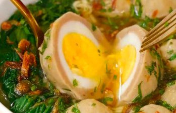 Cocok Jadi Penghangat di Musim Dingin, Ini dia Resep Bakso Telur Simpel dan Praktis.