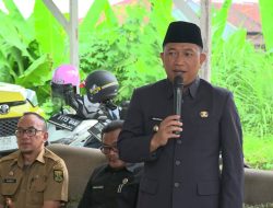 Wabup Sukabumi Beri Bantuan Keluarga Resiko Stunting di Acara Hari Keluarga Nasional.