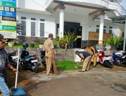 Sambut Hari Kesaktian Pancasila, Seusai Rakor Pemdes Kutajaya Giat Bersih Lingkungan
