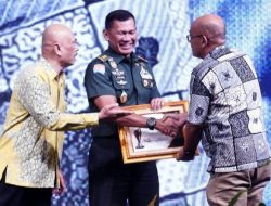 Panglima TNI Terima Anugerah Penghargan dari Forum Pemred, Bukti Kepercayaan Publik Terhadap Profesionalisme TNI.
