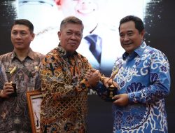Forum Pimred Multimedia Indonesia, Beri Penghargaan Pena Emas Kepada Dirjen Polpum Kemendagri.