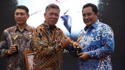 Forum Pimred Multimedia Indonesia, Beri Penghargaan Pena Emas Kepada Dirjen Polpum Kemendagri.
