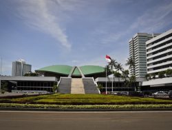 Siap Siaga Pengamanan Demontrasi Tanpa Dibekali Senjata Api, Kapolres Metro Jakpus,: Kedepankan Persuasif dan Humanis.
