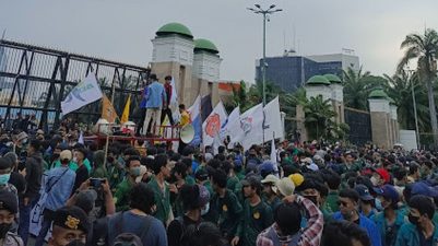 Anggota DPR RI Selly Andriany Gantina, Hormati Aspirasi Massa Gerakan “Revolusi Rakyat Indonesia.”