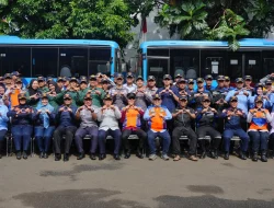 Wali Kota Sukabumi Pimpin Apel Dishub, Berikut Penyerahan Trophy Mini Soccer Harhubnas 2025.