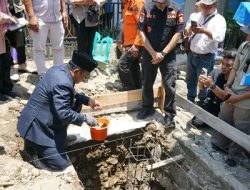 Pembangunan Rumah Bagi Penyintas Bencana di Palabuhanratu, Bupati Tandai Dengan Peletakan Batu Pertama.