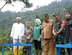 Bupati Sukabumi, Dampingi Gubernur Jabar Pada Peresmian Pembangkit Listrik Tenaga Mikro Hidro.