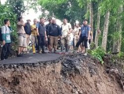 Wabup Sukabumi, Tinjau Lokasi Jembatan Putus di Loji Simpenan, Pastikan Mitigasi Darurat Berjalan Baik.