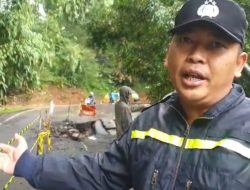 Jalan Desa Kertaangsana Amblas,  Polsek  Monitoring Pasca Hujan Deras