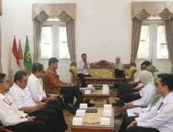 Wabup Sukabumi Terima Kunjungan Tim Evaluasi Program Sekolah Rakyat Triwulan, Pastikan Program SRMP 7 Berjalan Akuntabel.