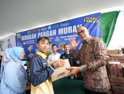 Warga Masyarakat Padati Halaman Gedung Juang 45 Kota Sukabumi, Berburu Gerakan Pangan Murah.