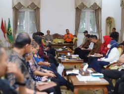 Sekda Ade Tegaskan Pemkab Sukabumi Tengah Siapkan Lahan Bagi Rumah Warga Terdampak Bencana di Bantargadung.
