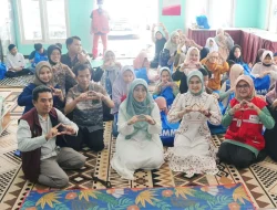 Berburu Berkah di Bulan Suci, Ketua TP-PKK Kota Sukabumi Salurkan Bantuan Sosial Pada Anak-anak Berkebutuhan Khusus di SLB A Budi Nurani.