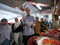 Wali Kota Sukabumi Kunjungi Sejumlah Pasar Tradisional dan Modern, Pastikan Harga dan Ketersediaan Pangan Jelang Idulfitri 1447 H.