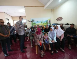 Wali Kota Sukabumi Tinjau Penyaluran CPP di Kelurahan Cikundul, Pastikan Bantuan Tepat Sasaran.