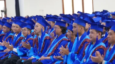 Hadiri Wisuda UMMI, Wali Kota Sukabumi,: Dorong Peningkatan Kualitas di Sektor Pendidikan.