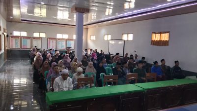 Pemdes Lembursawah Salurkan Dana Insentif Guru Ngaji dan Posyandu