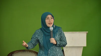 Ketua TP PKK Kota Sukabumi Beri Pemahaman Siswa Bijak Dalam Memanfaatkan Teknologi.